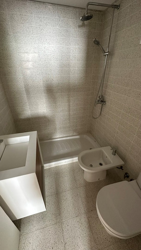 Departamento De Cuatro Ambientes En Venta En Vista Belgrano