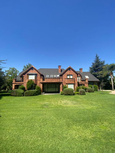 Gran Casa En Condominio Las Brisas De Chicureo