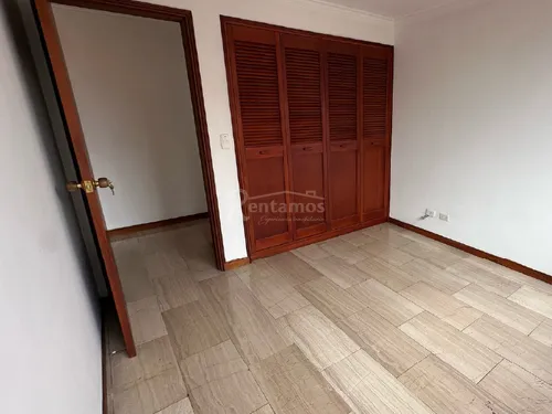 Apartamento En Venta En Conquistadores. Cod V776097