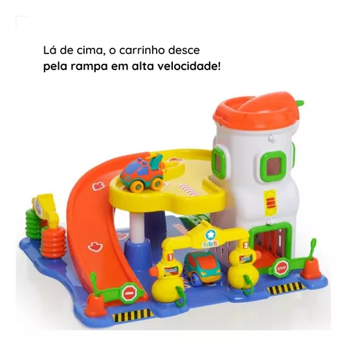 Serrano Brinquedos - Agora, o seu filho poderá ter um posto de gasolina  para abastecer os carros após a corrida. O kit já vem com 2 carrinhos para  dar a largada na