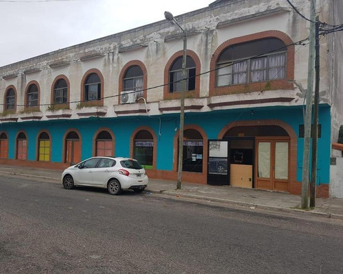Imagen 3 de 21 de Importante Esquina | Calle 1 Al 1800