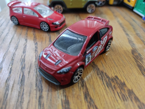 Hotwheels '09 Ford Focus Rs 2010 Rojo Racing Coleccionable 