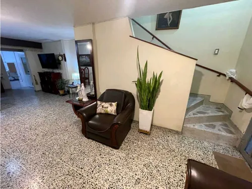 Vendo Casa Unifamiliar Con El Aire Libre En El Barrio Cabañas, Bello.