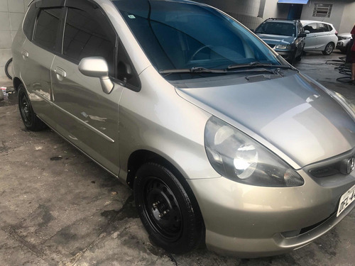 Imagem 3 de 11 de Honda Fit 2005 1.4 Lx 5p