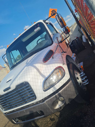 Imagen 2 de 7 de Freightliner M2