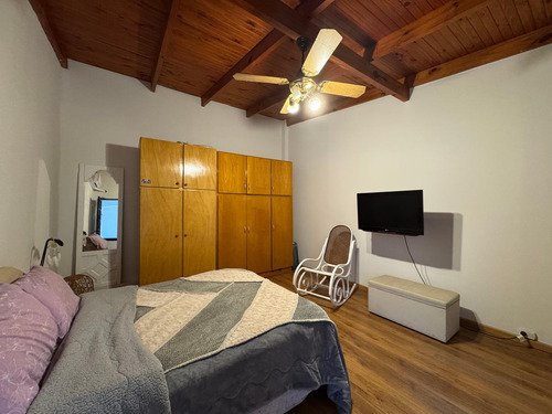 Casa De Pasillo Unica A La Venta 2 Dormitorios Con Patio Y Terraza En El Centro