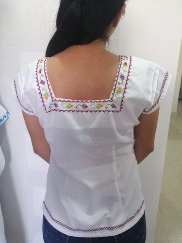 Imagen 5 de 7 de Blusa De Lino Pechera Hueso Mayakim