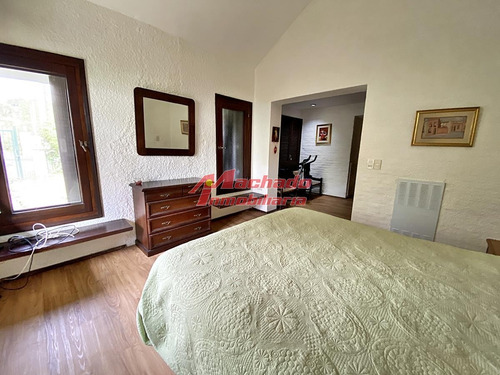 Hermosa Casa En Venta En Playa Mansa- Ref: 5740