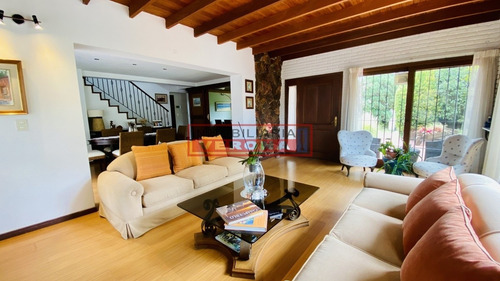 Impecable Chalet En El Corazón De Las Paradas- Ref: 6800