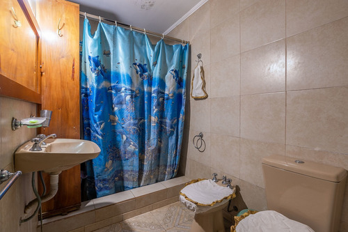Casa En Venta, La Plata, Con Parque