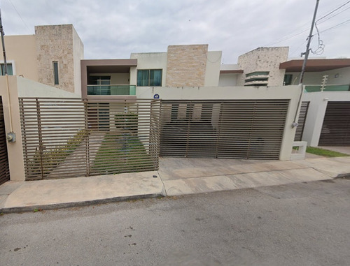 Hermosa Casa En Remate, C. 25, Montebello, Mérida, Yucatán. Vdl