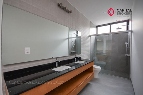 Imagen 23 de 29 de Moderna Residencia De Lujo En Venta Zona Plaza Del Sol