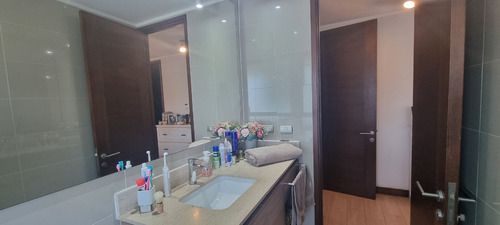 Las Condes Penthouse 185 M2 4 D Y 3 B Vista Despejada!