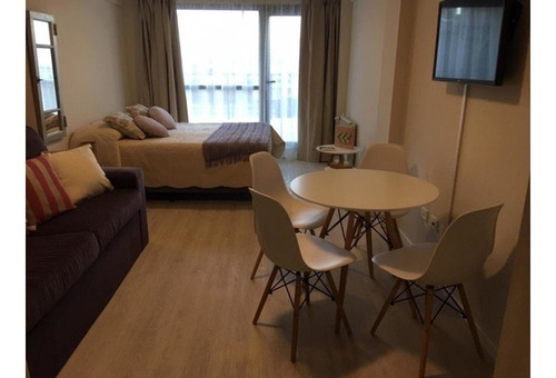 Imagen 1 de 13 de Monoambiente Con Terraza Y Vista Al Lago