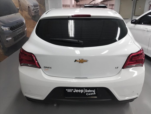 Chevrolet Onix 1.0 MPFI LT 8V FLEX 4P MANUAL