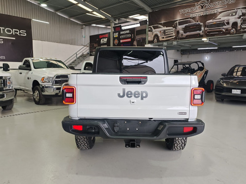 2020 Jeep Gladiator Overland 4x4