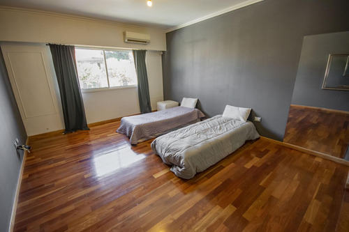 Dúplex De 4 Ambientes Playroom En Venta, En Olivos.