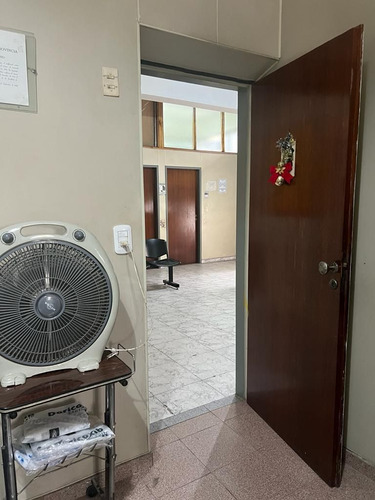 Local En Esq. Mas Casa S/ Lote Propio. Planos Aprox Pb Y 2p