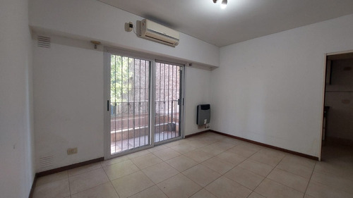 Departamento 2 Ambientes En Alquiler Castelar Norte