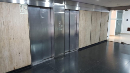 Imagen 3 de 12 de Bloque De Oficinas En Recoleta