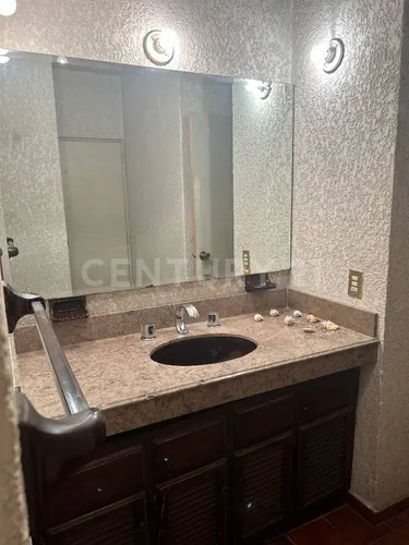 Casa En Venta En Col. Mitras Centro En Monterrey