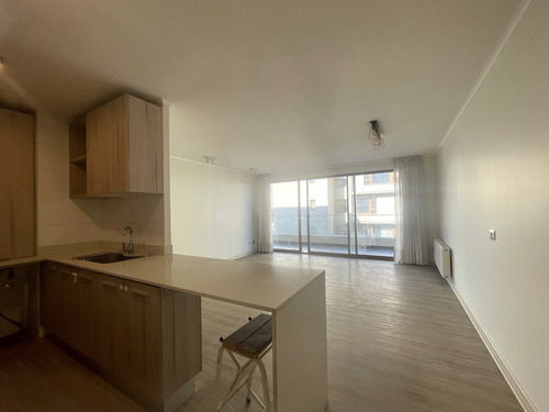 Depto. Frente A Metro Los Dominicos. 2 D+2 B. Cod 41100