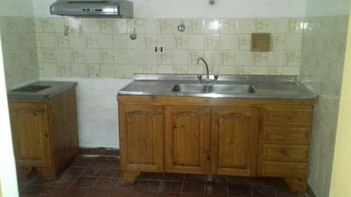Tipo Casa Al Frente, A Mts. De Plaza