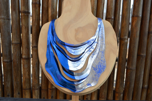 Imagen 1 de 5 de Collar Ondas Largo, Azul Y Plata