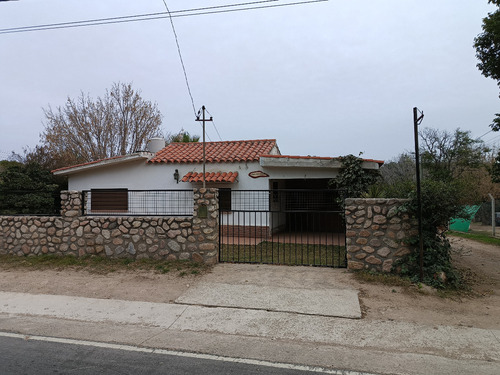 Casa Sobre Ruta 14 Con Amplio Lote Esquina En Los Hornillos