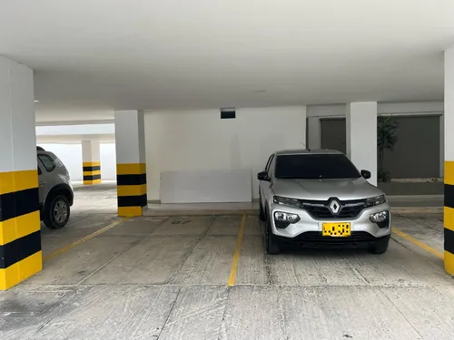 Cómodo Y Espacioso Apartamento De 120 Metros Como Nuevo, Con Dos Parqueaderos En Barrio Costa De Oro