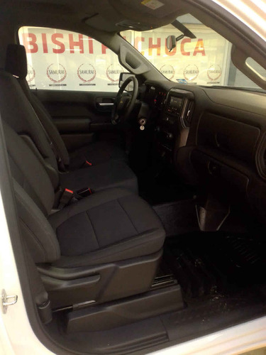 Imagen 5 de 11 de Chevrolet Silverado 2020 2p 1500 Wt Cr 4x2 A