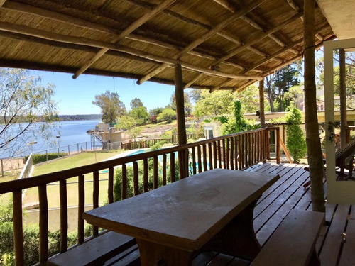 Imagen 3 de 12 de Cabaña Sobre El Lago Para 6 Pasajeros. Pileta Climatizada