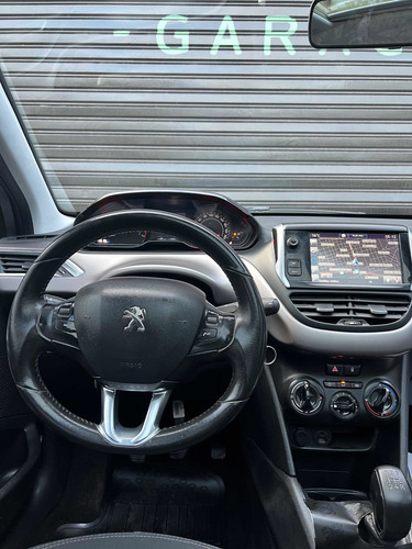 Imagen 9 de 10 de Peugeot 208 2017 1.6 Allure