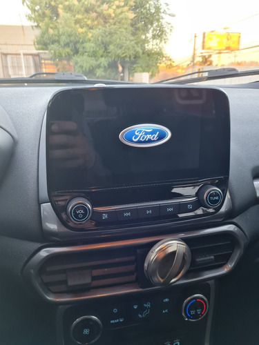 Imagem 3 de 5 de Ford