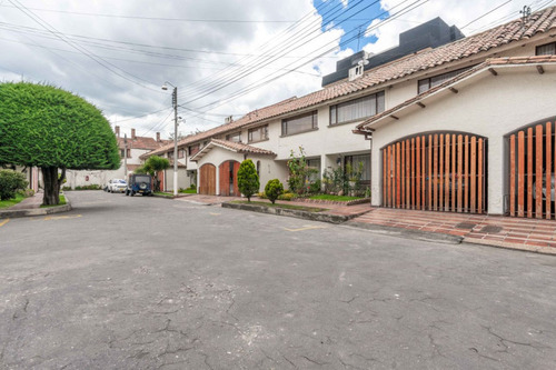 Casa En Venta En Bogotá Cedritos. Cod 8171