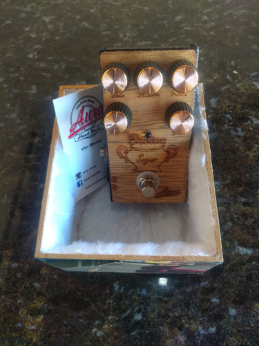Brown Sugar Da Aura, Pedal Tipo Marshall Só Testado Na Caixa Marrom-claro (Usado)