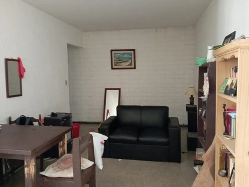 Oportunidad! Vendo Apartamento De 2 Dormitorios En La Zona De Jacinto Vera, Acepta Banco.