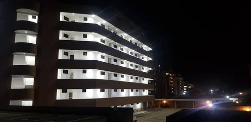 En Venta Apartamento (amoblado Y Equipado) En Boca De Aroa, Conjunto Buonaventura Suites, Carretera Panamericana Morón  Coro  Venezuela / Emer.