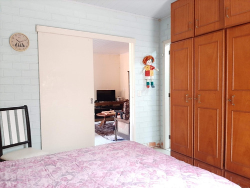 Oportunidade Temporária - Casa + 2 Aptos(310 M²) E Terreno 25 X 25 No Coração De Tramandaí-rs!!! --- Uso Residencial E/ou Comercial. São 6 Quartos (2 Suítes), 5 Banheiros