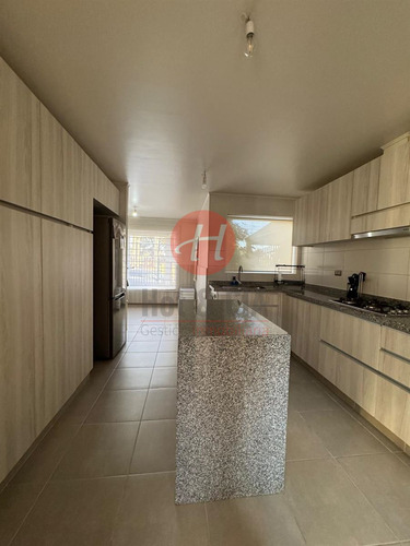 Casa En Venta De 3 Dorm. En Temuco