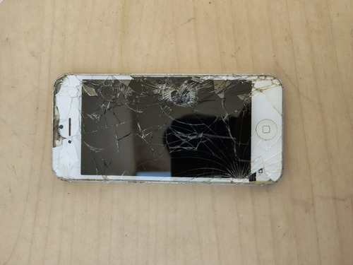 iPhone 5 Con Detalle (Usado)