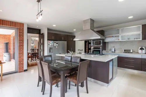 Casa En Venta En Aposentos. Cod V22333