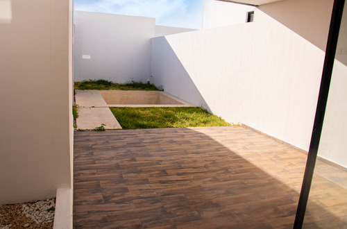 Última Casa(1p) En Venta En Privada Gardena, Cholul