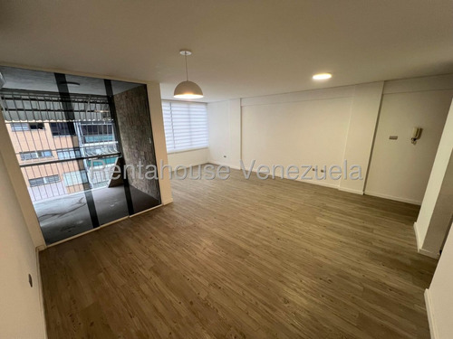 Yb Se Vende Precioso Apartamento Remodelado En Los Palos Grandes #25-21737