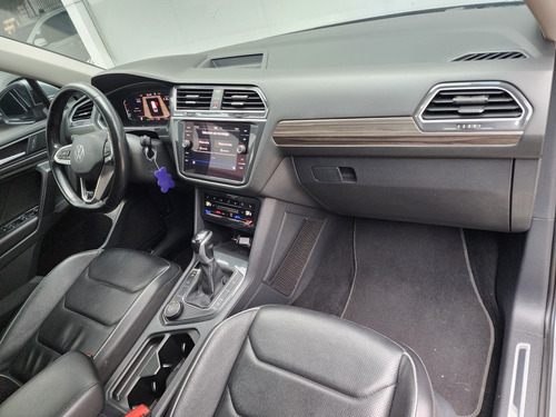 Volkswagen Tiguan 2.0 R-line