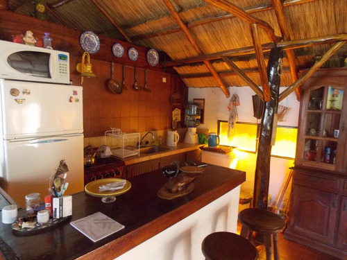 Imagen 13 de 30 de Casa En Venta - 2 Dormitorios 2 Baños - 115 M2 - Abasto