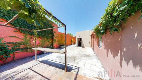 Venta Casa 4 Dormitorios Fondo Parrillero Ideal Empresa- Pocitos