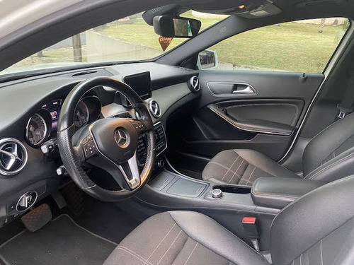 Imagem 7 de 8 de Mercedes Benz Classe Gla 200 Adv.1.6 Tb Flex Aut 2015