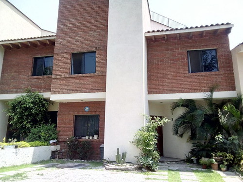 Casa En Venta En Condominio De 5 Casas. Acapantzingo, Cuernavaca
