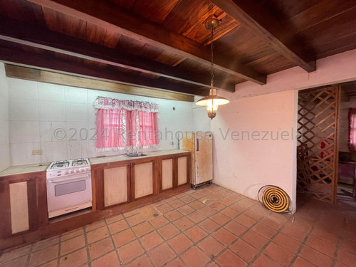 Casa De Campo En Venta En La Colonia Tovar Con 2200 Metros De Terreno Propio Excelente Ubicación Lista Para Firmar Nela 24-18402